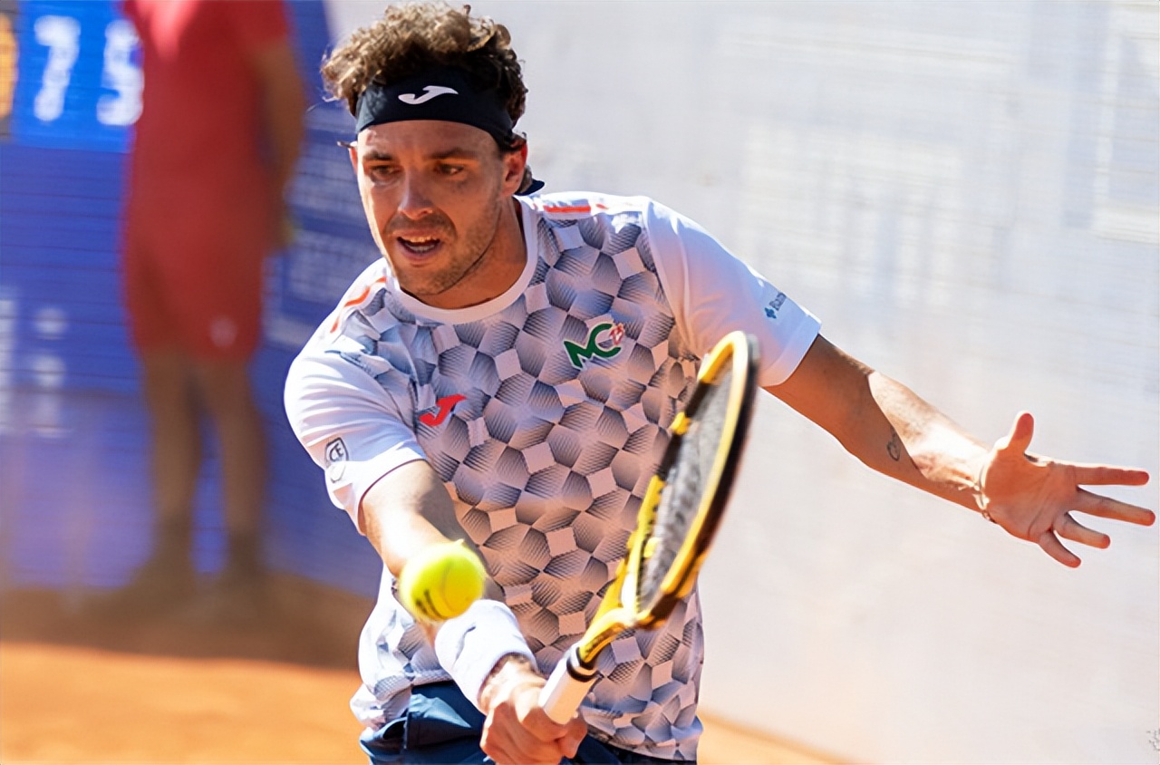 开云下载-BRO碾压RNG，Doinb完成史诗逆转强强对话半决赛，强势挺进下一轮