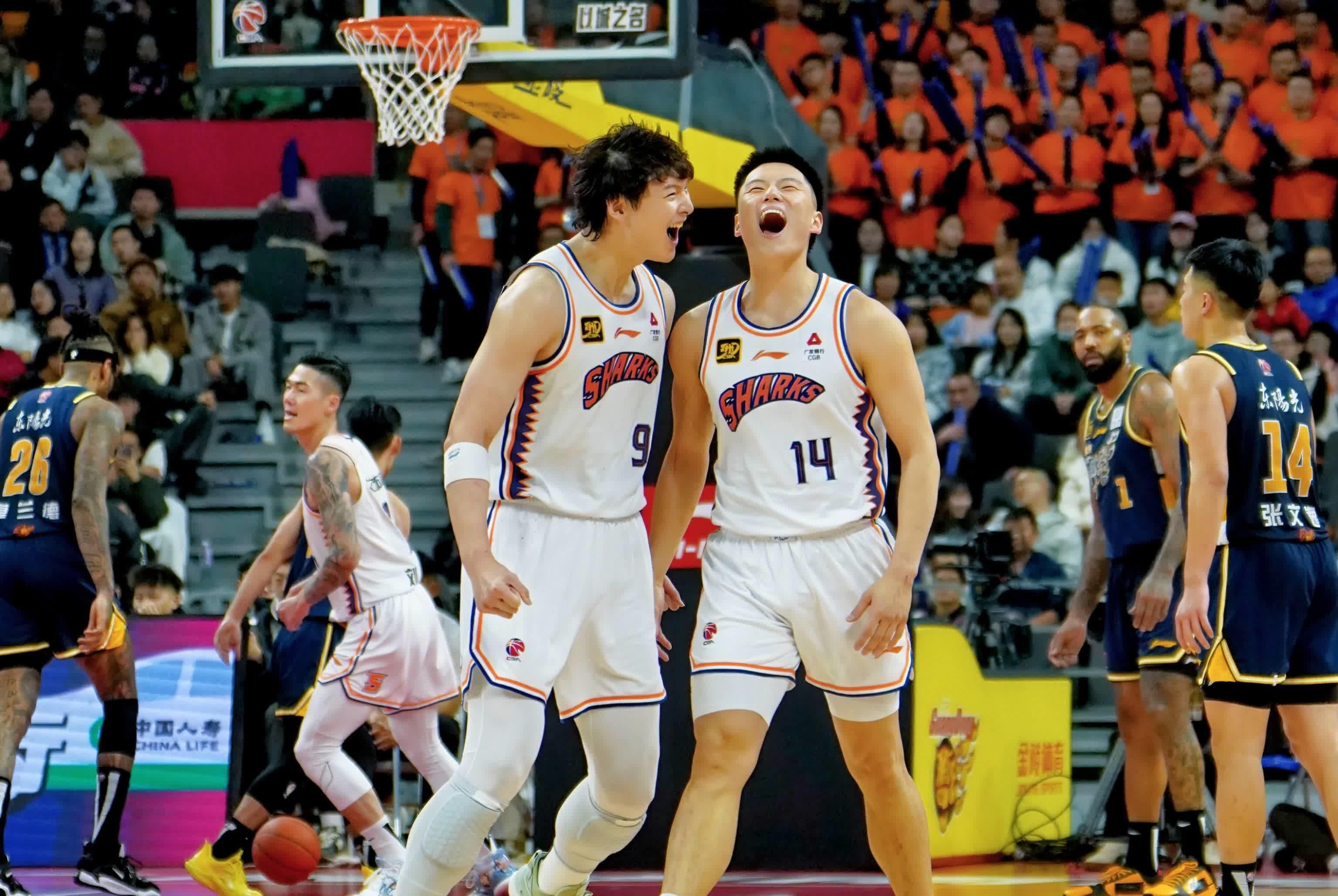 广东队完胜山西队，恩比德统治全场的简单介绍