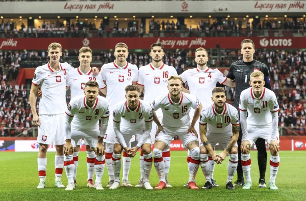 包含巴西轻取土耳其，莱万刷新纪录的词条