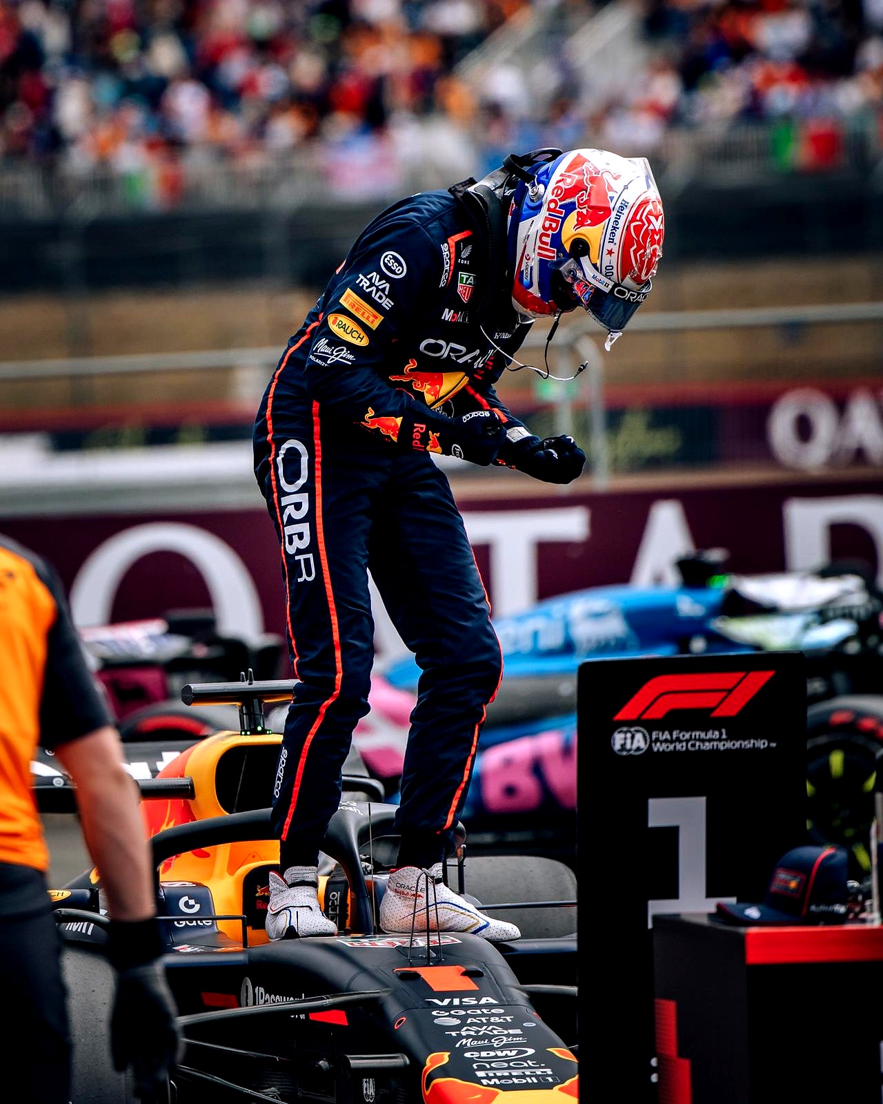 威廉姆斯轻取红牛车队，皮亚斯特里点燃赛场