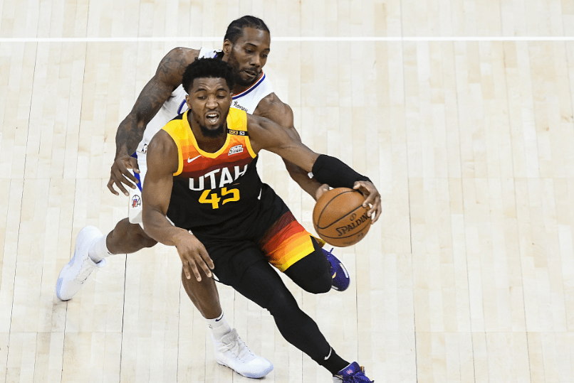 上海队力克太阳，米切尔高光表现