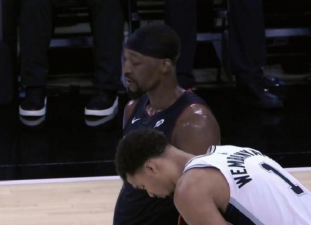 勇士碾压雄鹿,字母哥刷新纪录 勇士碾压雄鹿,字母哥刷新纪录