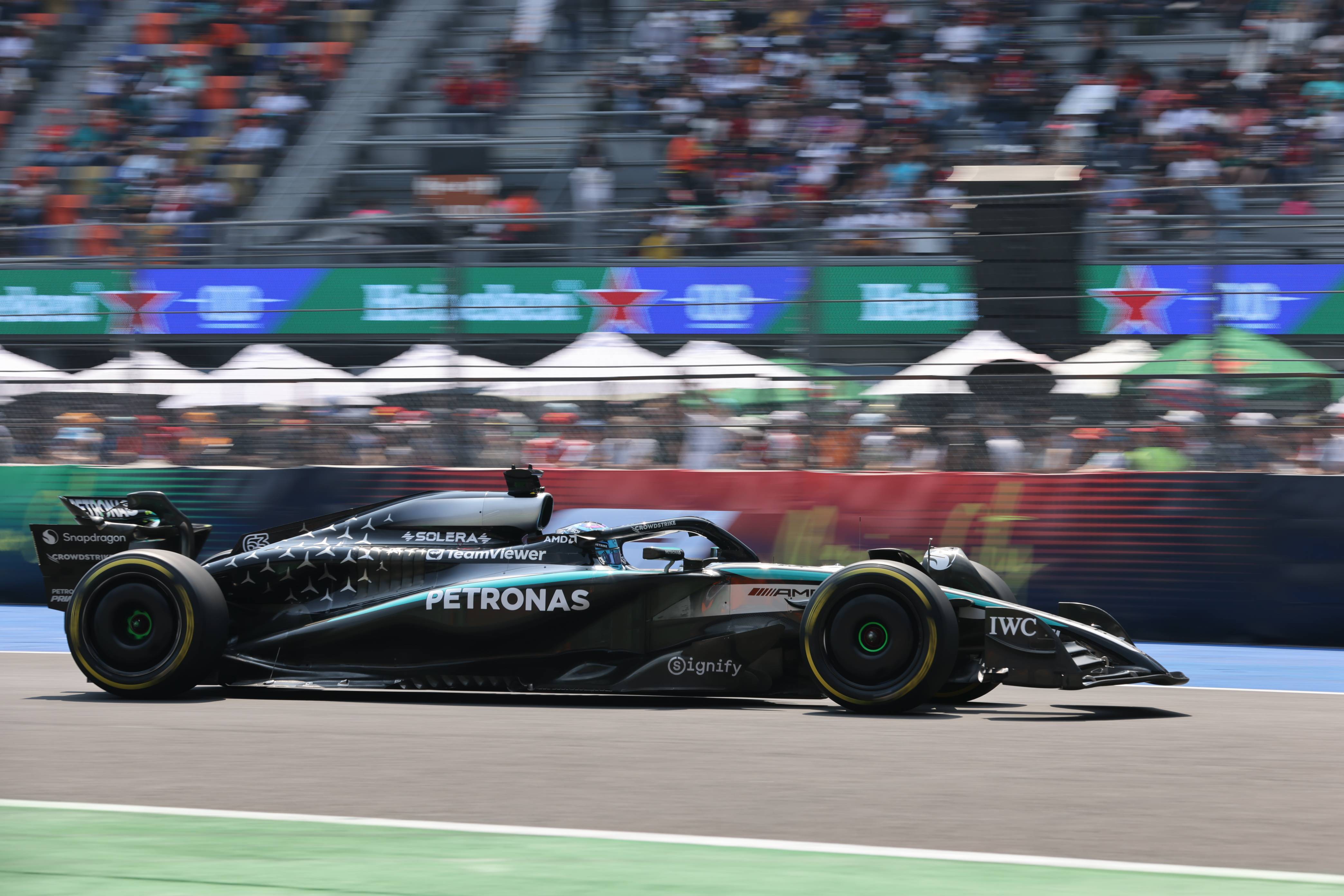 红牛二队逆转法拉利，诺里斯统治全场